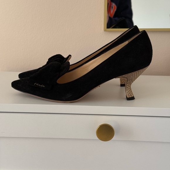 Vintage Prada Women's Black Heels with Bow Detail - Picture 2 of 8